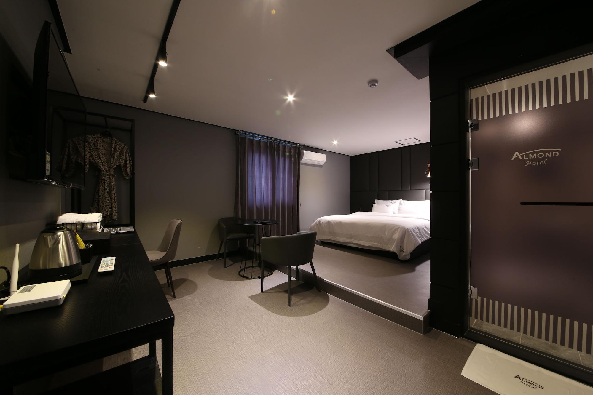 Almond Hotel Gupo Station Pusan Zewnętrze zdjęcie