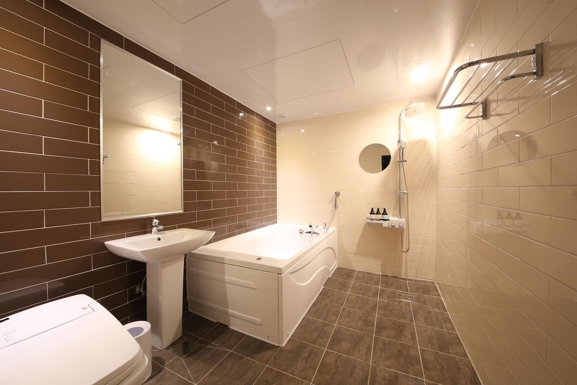 Almond Hotel Gupo Station Pusan Zewnętrze zdjęcie